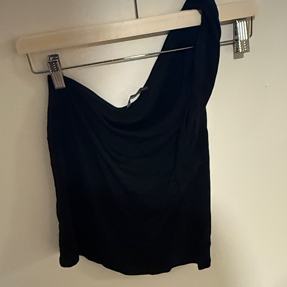 Zara - Stylish Black One-Shoulder Top